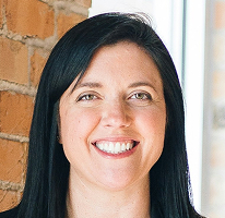 Sophie Hartwell, vedúca zákazníckej podpory v servisnom tíme, portrét.